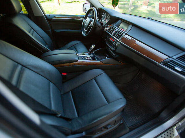 Серый БМВ Х6, объемом двигателя 3 л и пробегом 180 тыс. км за 18500 $, фото 6 на Automoto.ua