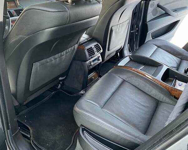 Серый БМВ Х6, объемом двигателя 3 л и пробегом 214 тыс. км за 17000 $, фото 11 на Automoto.ua