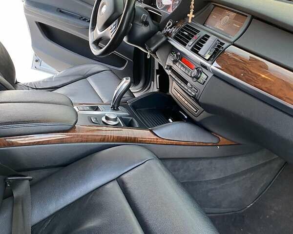 Серый БМВ Х6, объемом двигателя 3 л и пробегом 214 тыс. км за 17000 $, фото 9 на Automoto.ua
