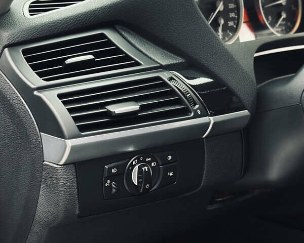 Сірий БМВ Х6, об'ємом двигуна 2.99 л та пробігом 269 тис. км за 18800 $, фото 19 на Automoto.ua