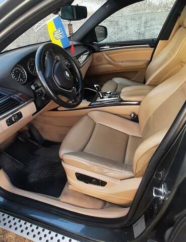 Серый БМВ Х6, объемом двигателя 3 л и пробегом 300 тыс. км за 18500 $, фото 6 на Automoto.ua