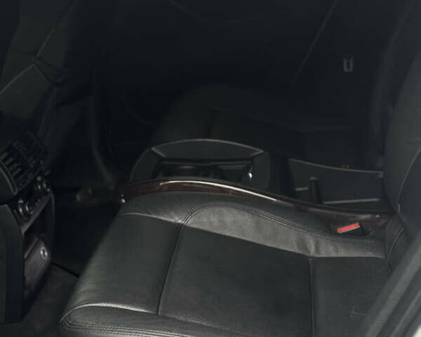 Серый БМВ Х6, объемом двигателя 4.39 л и пробегом 236 тыс. км за 11900 $, фото 26 на Automoto.ua