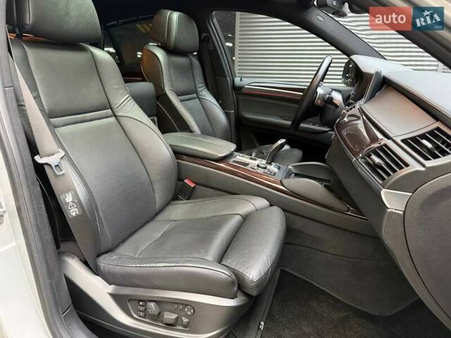 Серый БМВ Х6, объемом двигателя 2.98 л и пробегом 157 тыс. км за 15990 $, фото 14 на Automoto.ua