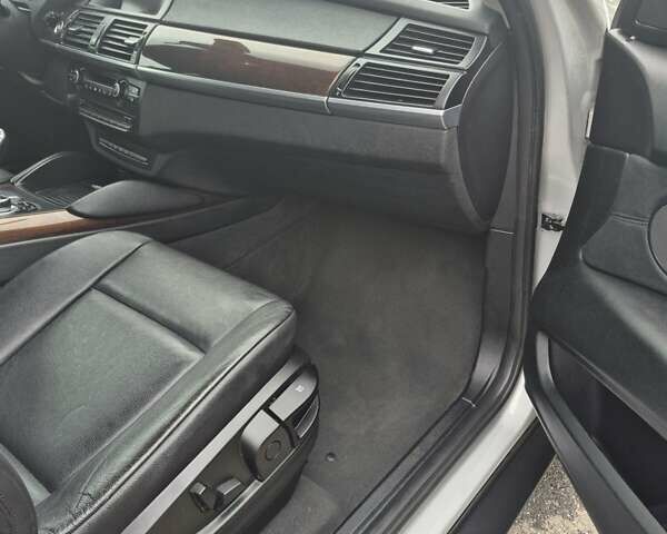 Серый БМВ Х6, объемом двигателя 4.39 л и пробегом 126 тыс. км за 16200 $, фото 21 на Automoto.ua