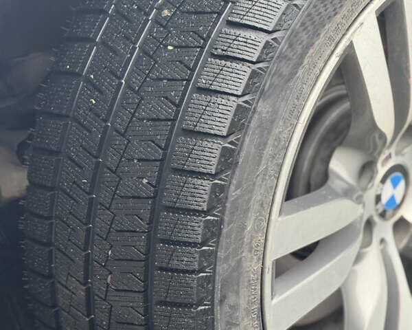 Серый БМВ Х6, объемом двигателя 4.39 л и пробегом 236 тыс. км за 11900 $, фото 23 на Automoto.ua