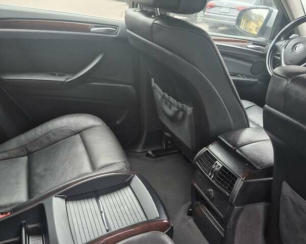 Серый БМВ Х6, объемом двигателя 4.39 л и пробегом 126 тыс. км за 16200 $, фото 19 на Automoto.ua