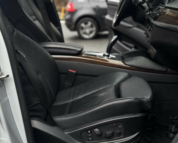 Серый БМВ Х6, объемом двигателя 4.39 л и пробегом 236 тыс. км за 11900 $, фото 39 на Automoto.ua