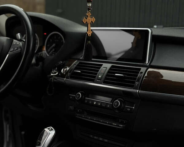 Серый БМВ Х6, объемом двигателя 4.39 л и пробегом 236 тыс. км за 11900 $, фото 41 на Automoto.ua