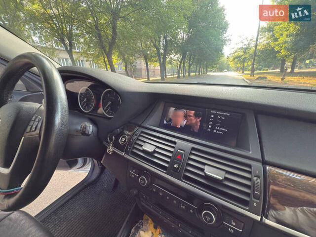 Серый БМВ Х6, объемом двигателя 2.99 л и пробегом 266 тыс. км за 18800 $, фото 23 на Automoto.ua