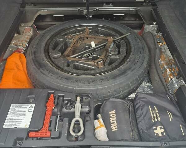 Серый БМВ Х6, объемом двигателя 4.39 л и пробегом 126 тыс. км за 16200 $, фото 25 на Automoto.ua