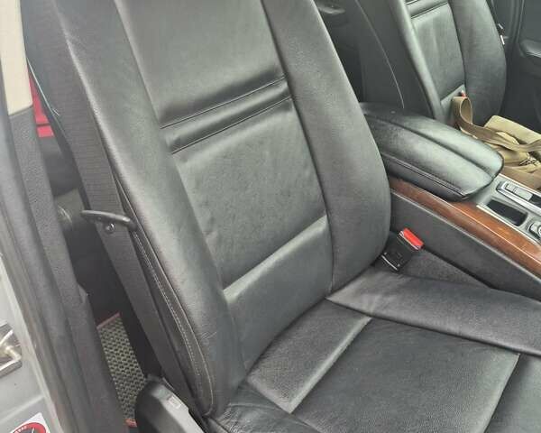 Серый БМВ Х6, объемом двигателя 4.39 л и пробегом 126 тыс. км за 16200 $, фото 18 на Automoto.ua