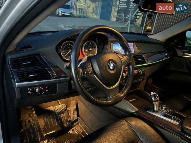 Сірий БМВ Х6, об'ємом двигуна 2.99 л та пробігом 289 тис. км за 19999 $, фото 55 на Automoto.ua