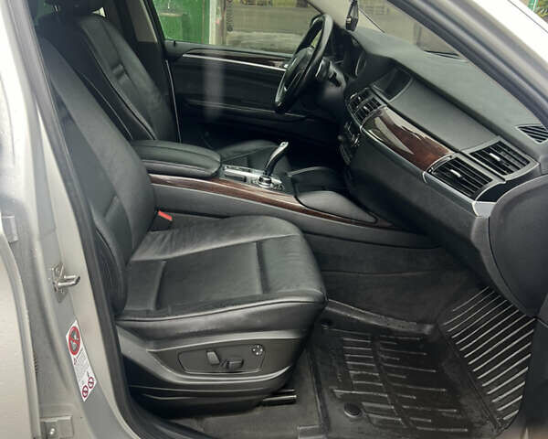 Сірий БМВ Х6, об'ємом двигуна 2.99 л та пробігом 289 тис. км за 19999 $, фото 25 на Automoto.ua