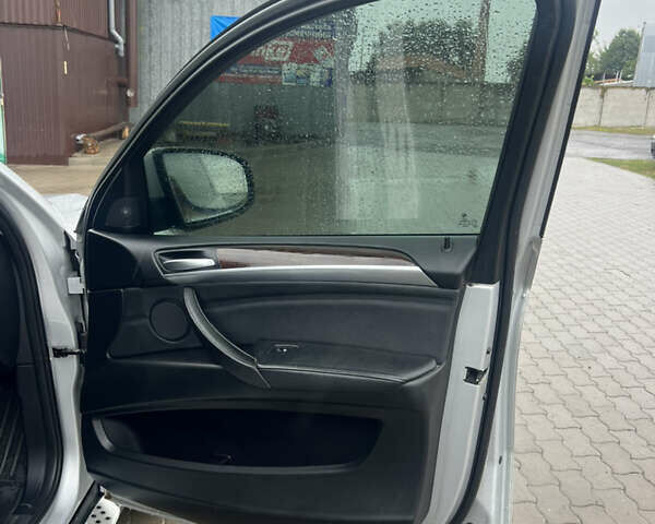 Сірий БМВ Х6, об'ємом двигуна 2.99 л та пробігом 289 тис. км за 19999 $, фото 24 на Automoto.ua