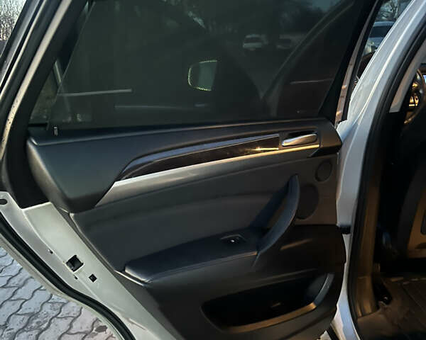 Сірий БМВ Х6, об'ємом двигуна 2.99 л та пробігом 289 тис. км за 19999 $, фото 60 на Automoto.ua