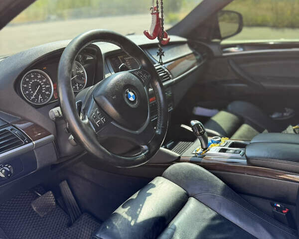 Сірий БМВ Х6, об'ємом двигуна 2.98 л та пробігом 301 тис. км за 16000 $, фото 5 на Automoto.ua