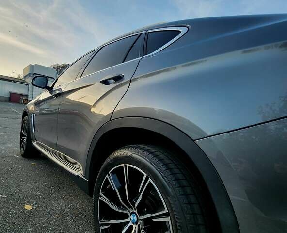 Серый БМВ Х6, объемом двигателя 2.99 л и пробегом 117 тыс. км за 35900 $, фото 12 на Automoto.ua