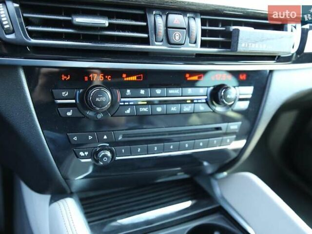 Сірий БМВ Х6, об'ємом двигуна 2.99 л та пробігом 190 тис. км за 38500 $, фото 34 на Automoto.ua