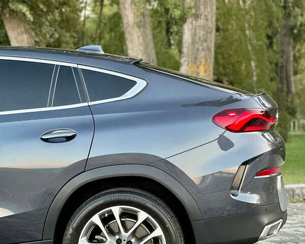 Серый БМВ Х6, объемом двигателя 3 л и пробегом 31 тыс. км за 69800 $, фото 7 на Automoto.ua