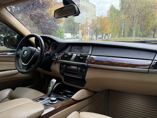 Синій БМВ Х6, об'ємом двигуна 4.4 л та пробігом 204 тис. км за 13700 $, фото 5 на Automoto.ua