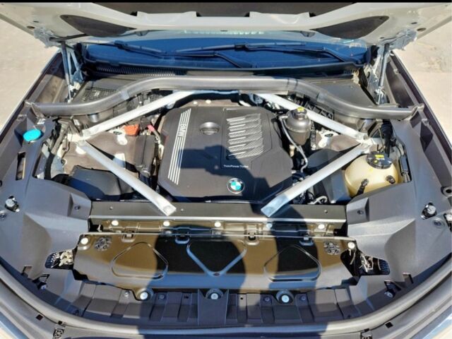 Белый БМВ X7, объемом двигателя 3 л и пробегом 133 тыс. км за 34000 $, фото 11 на Automoto.ua