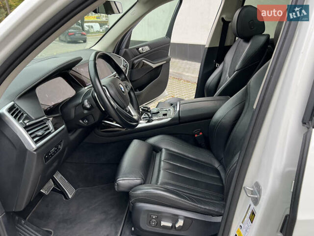 Білий БМВ X7, об'ємом двигуна 3 л та пробігом 130 тис. км за 53500 $, фото 24 на Automoto.ua