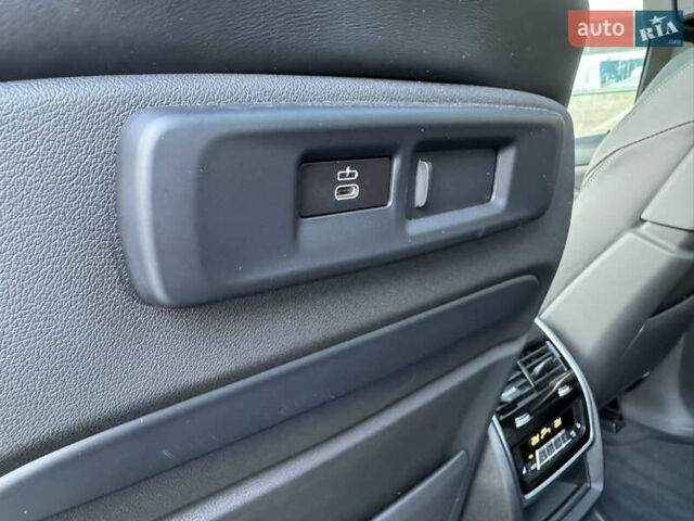 Белый БМВ X7, объемом двигателя 3 л и пробегом 75 тыс. км за 74000 $, фото 24 на Automoto.ua