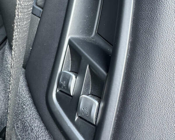 Белый БМВ X7, объемом двигателя 3 л и пробегом 75 тыс. км за 74000 $, фото 46 на Automoto.ua