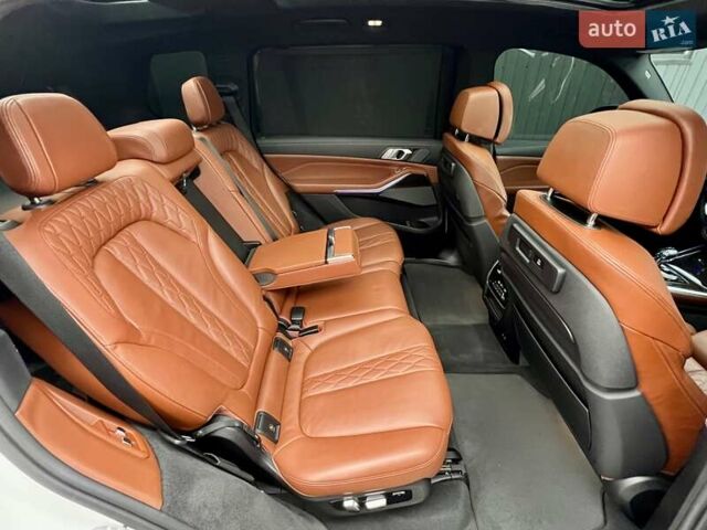 Белый БМВ X7, объемом двигателя 4.39 л и пробегом 68 тыс. км за 72900 $, фото 59 на Automoto.ua