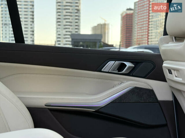 Белый БМВ X7, объемом двигателя 3 л и пробегом 109 тыс. км за 67000 $, фото 49 на Automoto.ua