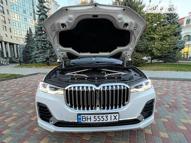 Білий БМВ X7, об'ємом двигуна 3 л та пробігом 44 тис. км за 98000 $, фото 42 на Automoto.ua