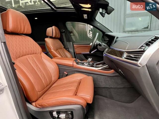 Белый БМВ X7, объемом двигателя 4.39 л и пробегом 68 тыс. км за 72900 $, фото 70 на Automoto.ua