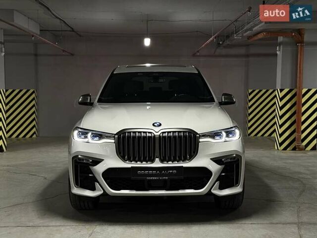 Белый БМВ X7, объемом двигателя 4.39 л и пробегом 99 тыс. км за 71900 $, фото 1 на Automoto.ua