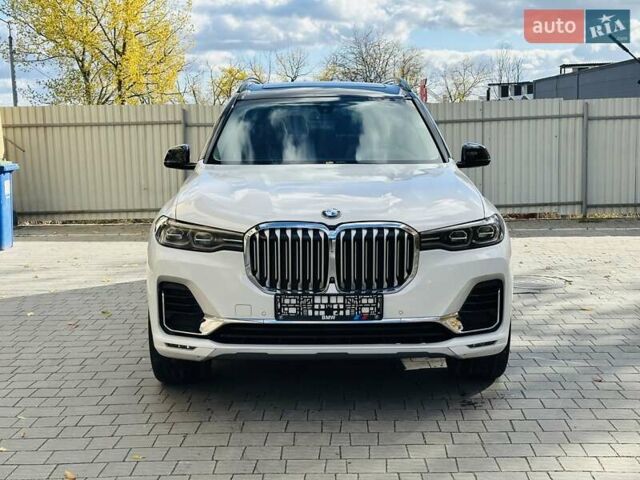 Белый БМВ X7, объемом двигателя 3 л и пробегом 67 тыс. км за 59500 $, фото 9 на Automoto.ua