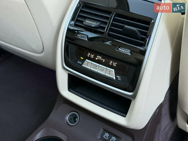 Белый БМВ X7, объемом двигателя 3 л и пробегом 109 тыс. км за 67000 $, фото 60 на Automoto.ua