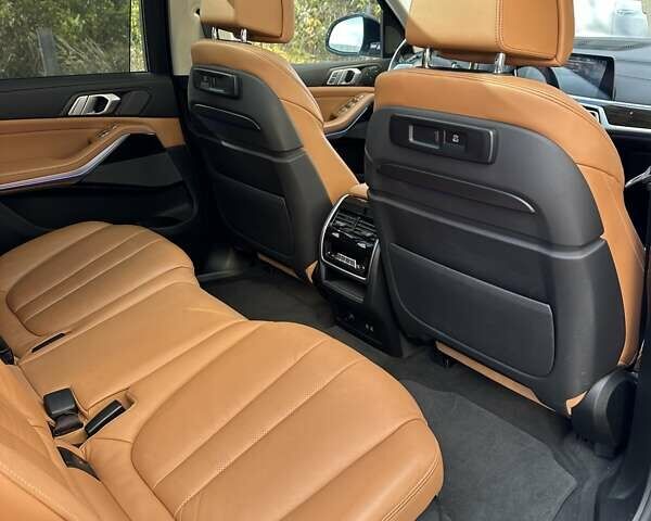 Белый БМВ X7, объемом двигателя 3 л и пробегом 67 тыс. км за 59500 $, фото 64 на Automoto.ua