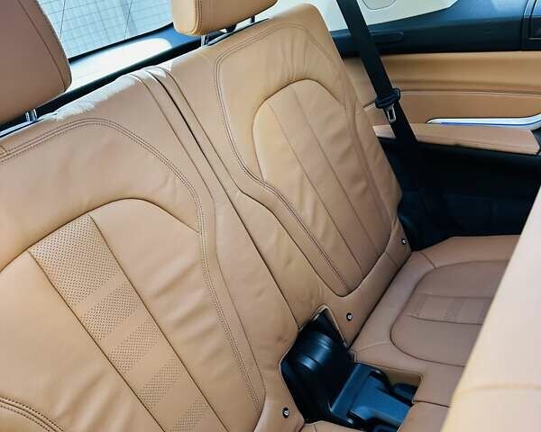 Белый БМВ X7, объемом двигателя 3 л и пробегом 67 тыс. км за 59500 $, фото 73 на Automoto.ua