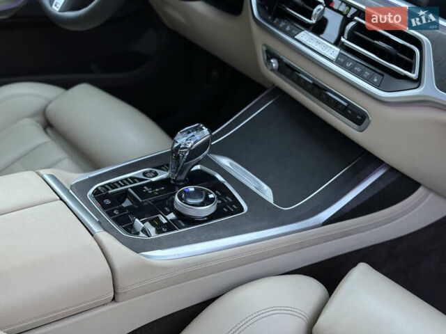 Белый БМВ X7, объемом двигателя 3 л и пробегом 109 тыс. км за 67000 $, фото 54 на Automoto.ua