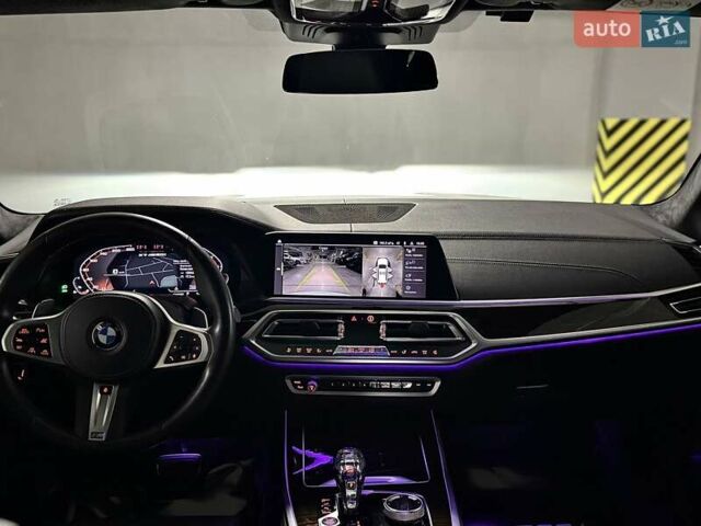 Белый БМВ X7, объемом двигателя 4.39 л и пробегом 99 тыс. км за 71900 $, фото 19 на Automoto.ua