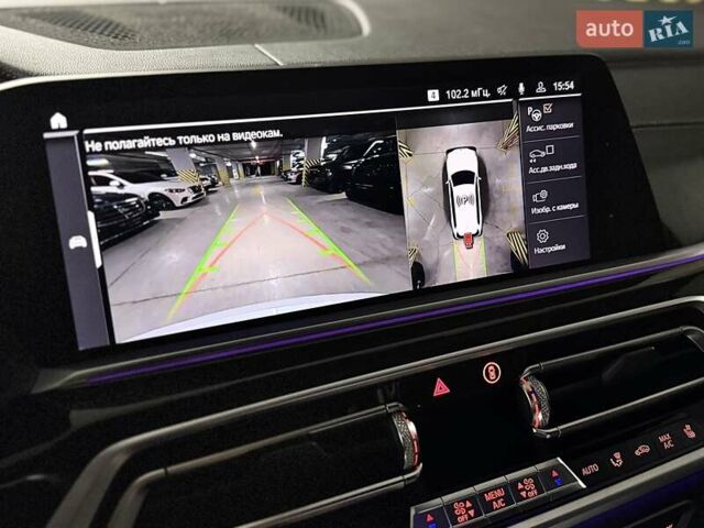 Белый БМВ X7, объемом двигателя 4.39 л и пробегом 99 тыс. км за 71900 $, фото 17 на Automoto.ua