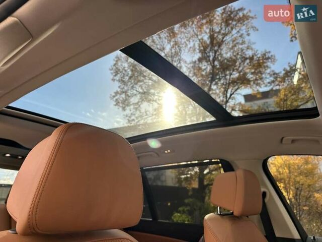 Белый БМВ X7, объемом двигателя 3 л и пробегом 67 тыс. км за 59500 $, фото 60 на Automoto.ua