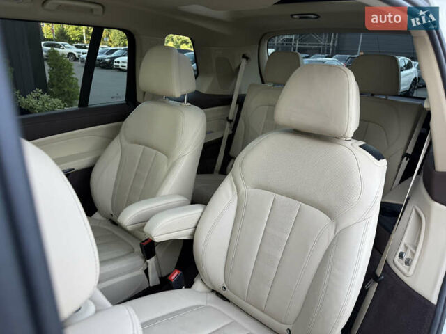 Белый БМВ X7, объемом двигателя 3 л и пробегом 109 тыс. км за 67000 $, фото 62 на Automoto.ua