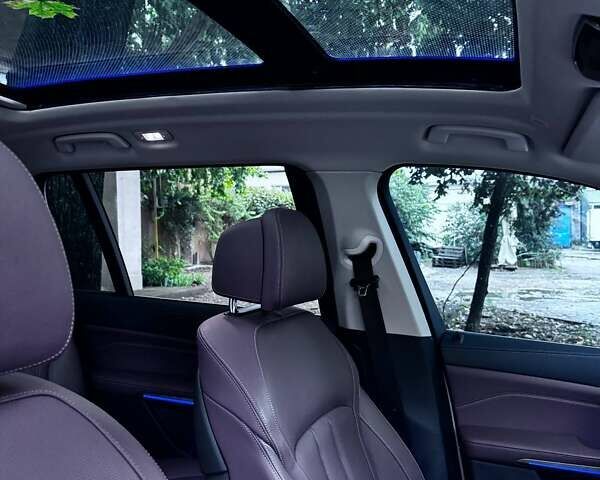 Белый БМВ X7, объемом двигателя 3 л и пробегом 156 тыс. км за 58000 $, фото 23 на Automoto.ua