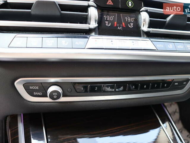 Білий БМВ X7, об'ємом двигуна 3 л та пробігом 131 тис. км за 61900 $, фото 29 на Automoto.ua