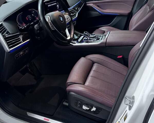 Белый БМВ X7, объемом двигателя 3 л и пробегом 156 тыс. км за 58000 $, фото 7 на Automoto.ua