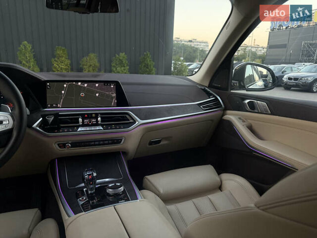 Белый БМВ X7, объемом двигателя 3 л и пробегом 109 тыс. км за 67000 $, фото 61 на Automoto.ua