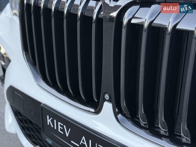 Белый БМВ X7, объемом двигателя 3 л и пробегом 109 тыс. км за 67000 $, фото 17 на Automoto.ua