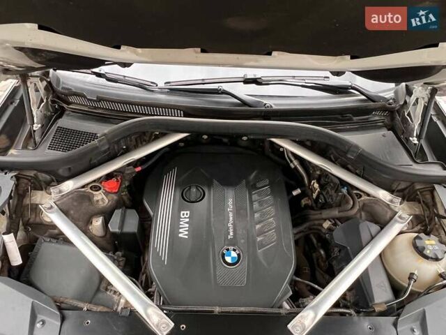 Белый БМВ X7, объемом двигателя 2.99 л и пробегом 99 тыс. км за 71999 $, фото 22 на Automoto.ua