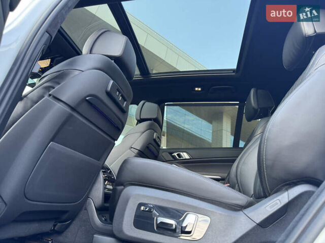 Белый БМВ X7, объемом двигателя 3 л и пробегом 75 тыс. км за 74000 $, фото 23 на Automoto.ua