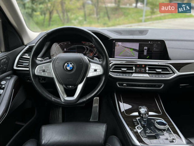 Белый БМВ X7, объемом двигателя 3 л и пробегом 130 тыс. км за 53100 $, фото 21 на Automoto.ua